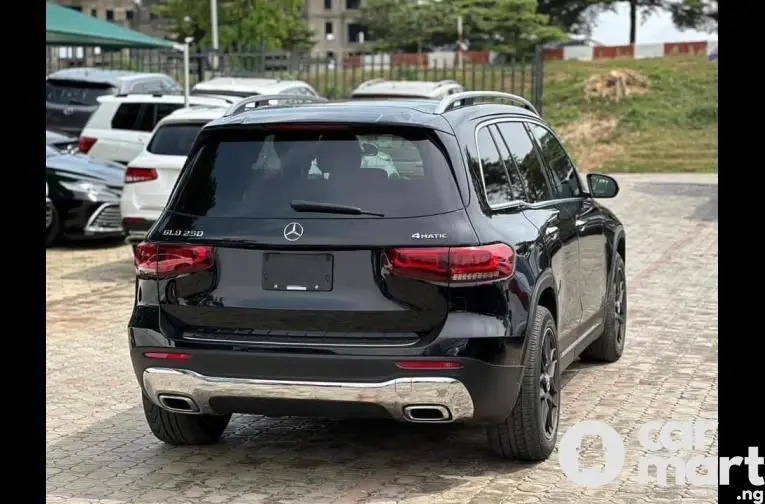 2021 MERCEDES BENZ GLB250 - 4/5