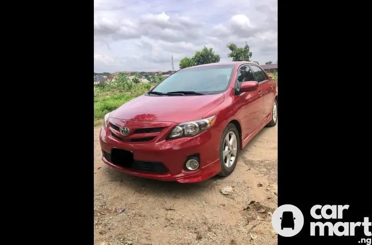 2013 TOYOTA COROLLA S