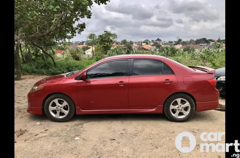 2013 TOYOTA COROLLA S - 4/5