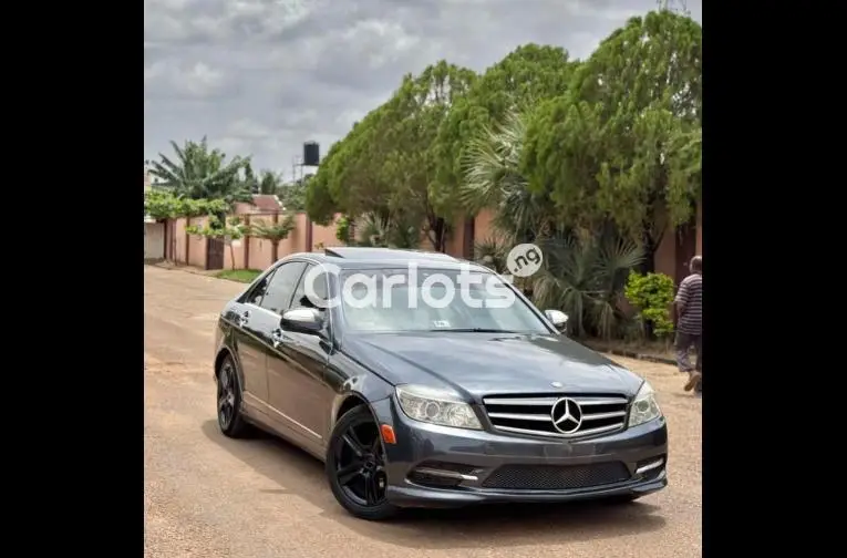 DISTRESS SALE 2008 MERCEDES BENZ C300 - 1/5