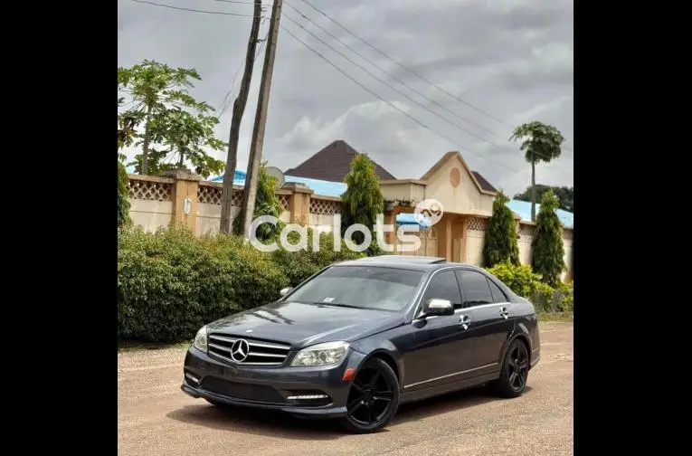 DISTRESS SALE 2008 MERCEDES BENZ C300 - 2/5