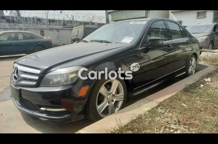 Foreign Used 2010 Mercedes Benz C300 - 2/5