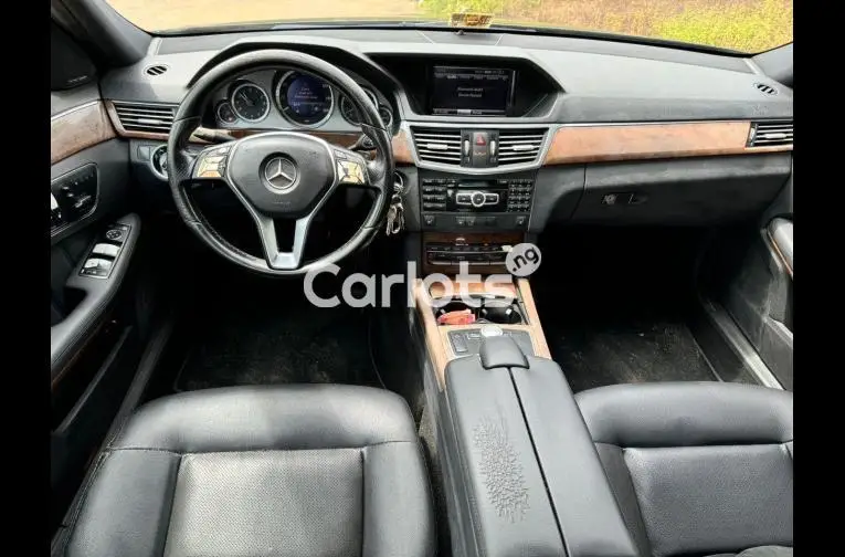 SUPER CLEAN 2013 MERCEDES BENZ E350 - 2/5