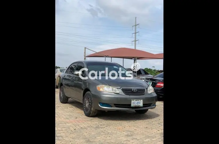 SUPER CLEAN 2005 TOYOTA COROLLA - 2/5