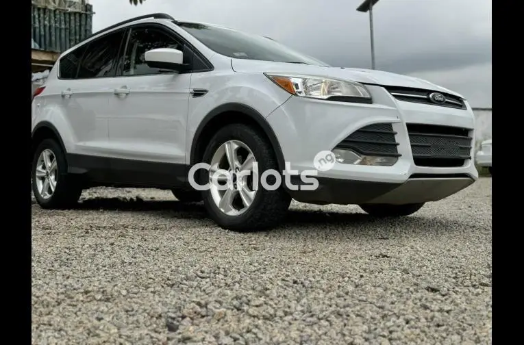 DIRECT FOREIGN USED 2015 FORD ESCAPE SE - 2/5