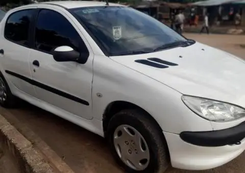 Sharp Peugeot 206 - 2/5