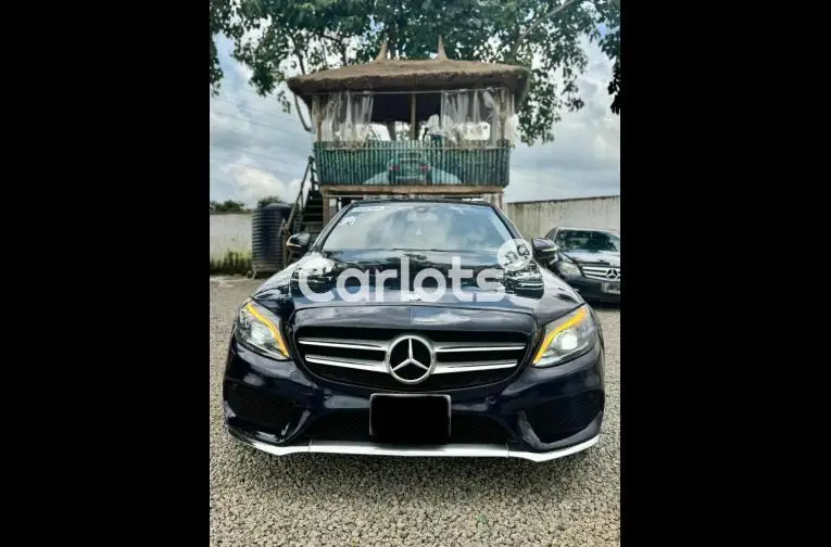 SUPER CLEAN 2016 MERCEDES BENZ C300 - 1/5