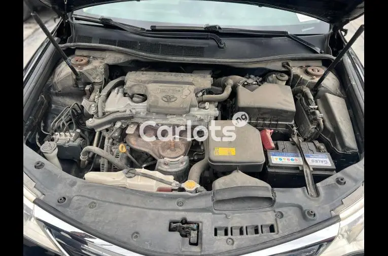 Tokunbo 2012 Toyota Camry XLE - 4/5