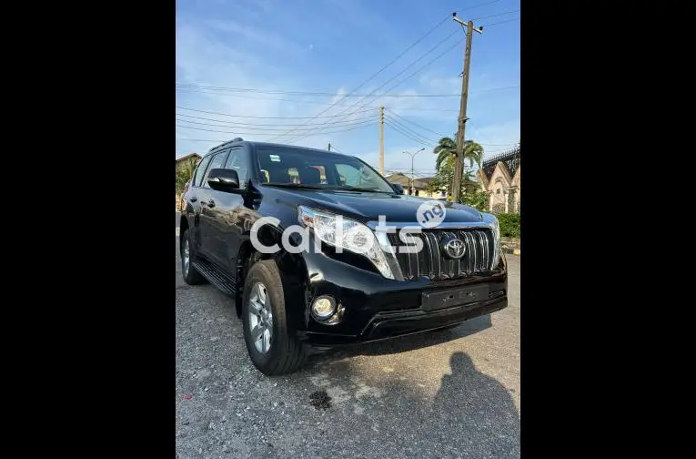 New Barely Used 2015 Land Cruiser Prado Comes With 28k Miles 4Plugs - 1/5