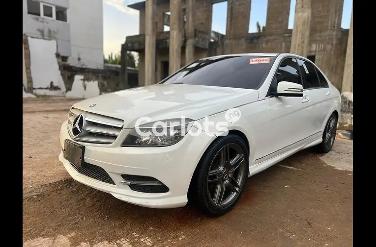 SUPER CLEAN 2008 MERCEDES BENZ C300 - 1/5