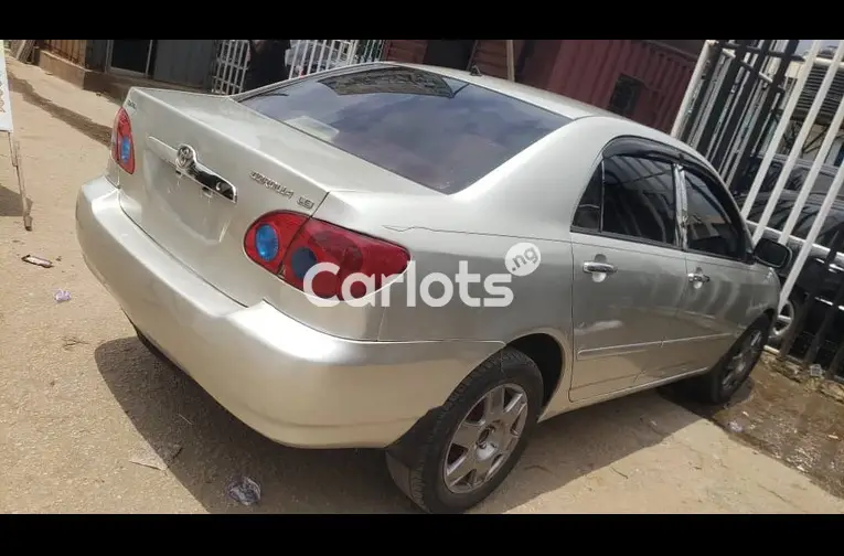 Clean Registered 2004 Toyota Corolla LE - 1/5