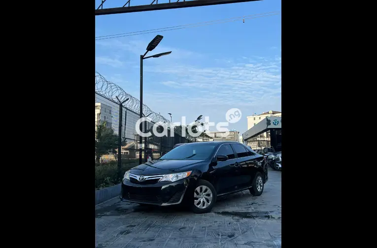 Pre-Owned 2013 Toyota Camry LE