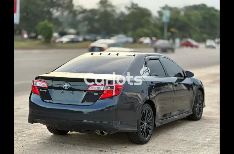 FOREIGN USED 2014 TOYOTA CAMRY SE - 4/5