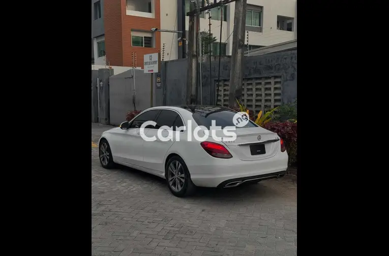 Tokunbo 2016 Mercedes Benz C300 for Sale - 4/5