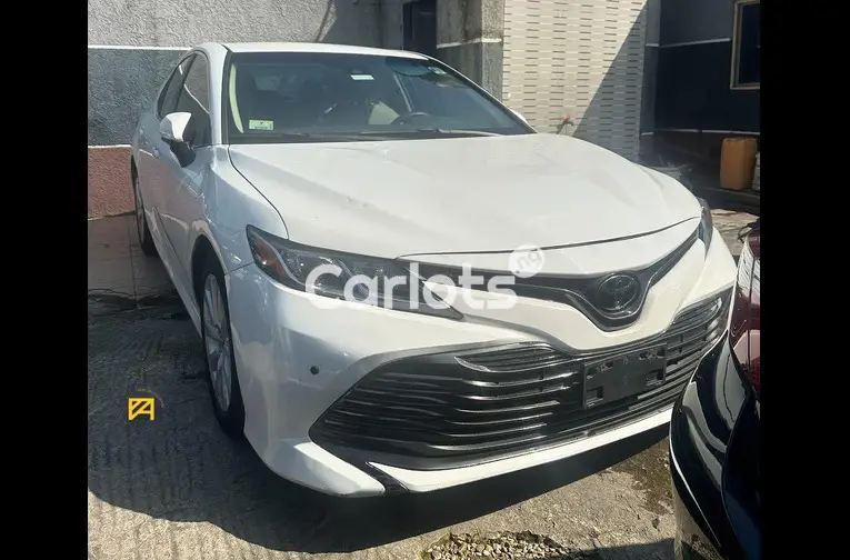 2018 Toyota Camry LE - 1/5