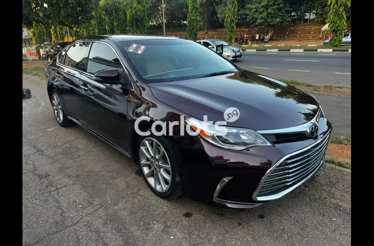 FOREIGN USED 2018 TOYOTA AVALON XLE - 2/5