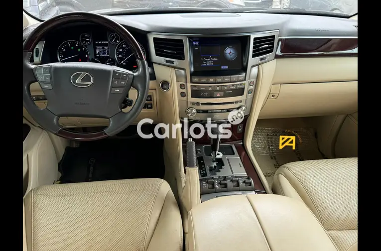 2014 Lexus LX 560 - 3/5