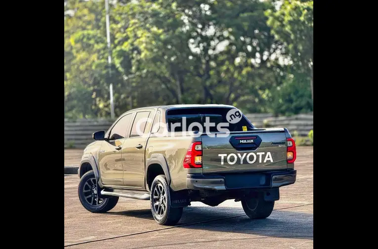 FOREIGN USED 2022 TOYOTA HILUX ADVENTURE - 5/5