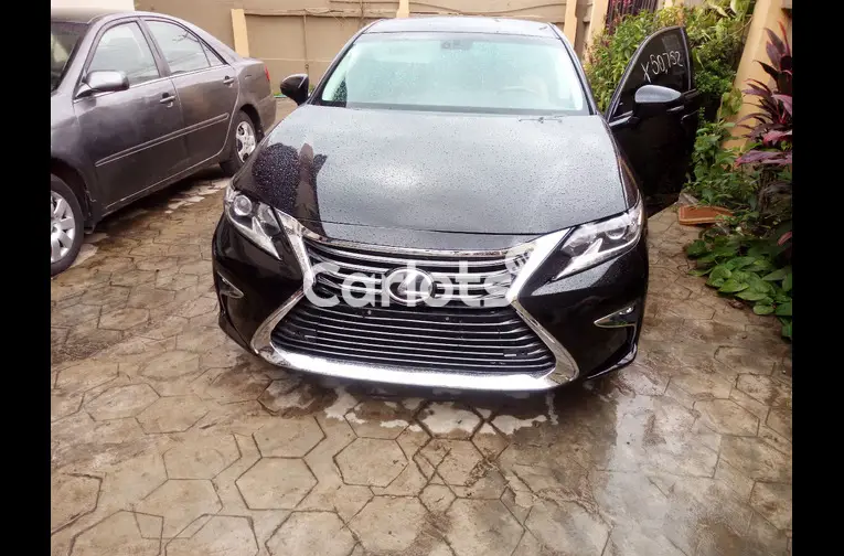 Toks 2016 Lexus ES 350