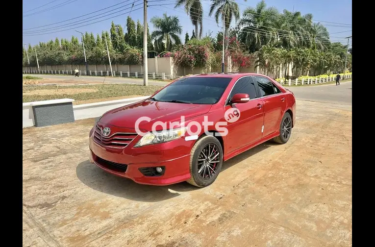 SUPER CLEAN 2010 KEYLESS TOYOTA CAMRY SE - 1/5