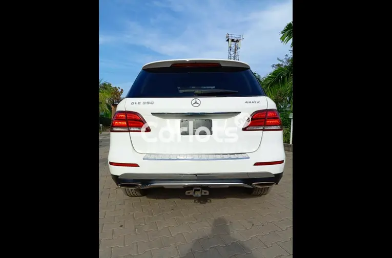 DISTRESS SALE 2016 MERCEDES BENZ GLE350 - 2/5