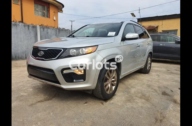 Tokunbo 2012 Kia Sorento - 1/5