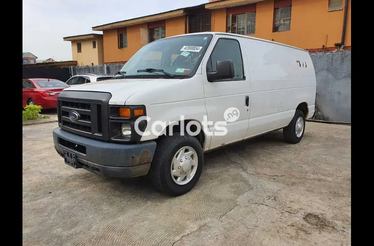 Tokunbo 2011 Ford E150 - 1/5