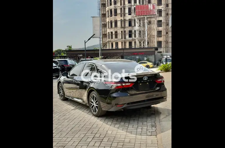 BRAND NEW 2024 TOYOTA CAMRY GLE HYBRID - 4/5