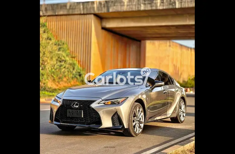 FOREIGN USED 2024 LEXUS IS300 F-SPORT - 2/5