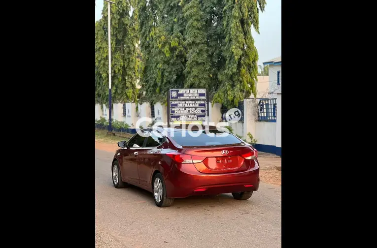 SUPER CLEAN 2013 HYUNDAI ELANTRA - 5/5