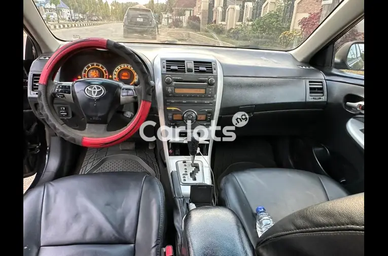 SUPER CLEAN 2013 KEYLESS TOYOTA COROLLA - 3/5