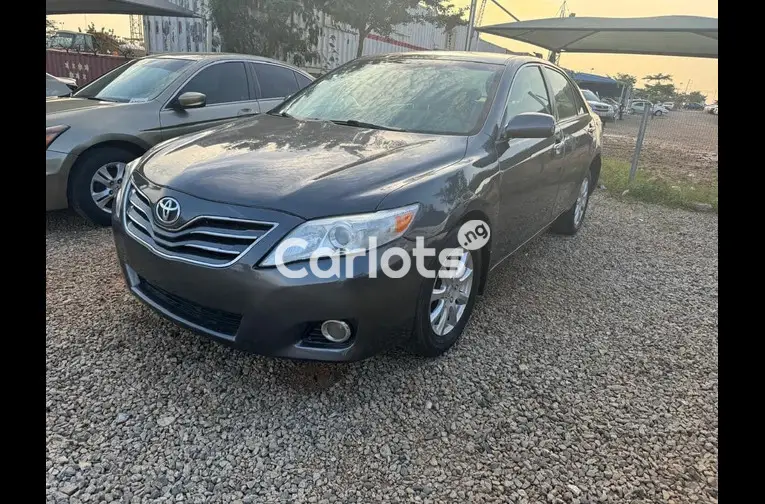 UNREGISTERED 2010 TOYOTA CAMRY - 1/5