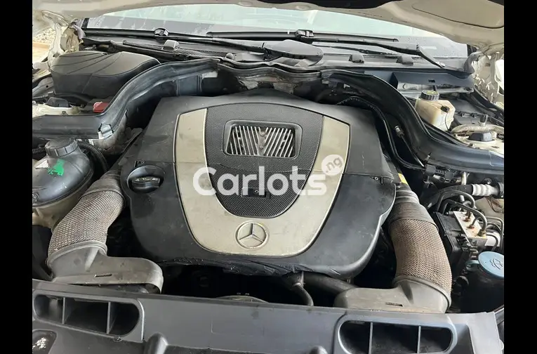 Distress sales 2009 Mercedes C300 With untampered engine and gear - 5/5