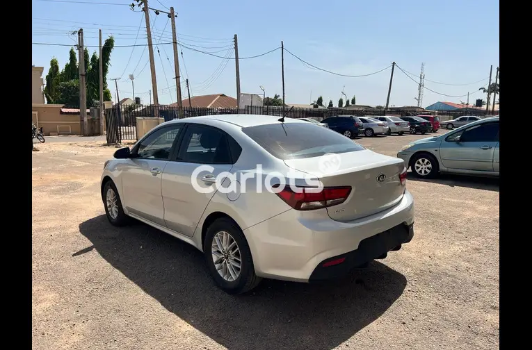 WAS BOUGHT BRAND NEW 2019 KIA RIO - 5/5