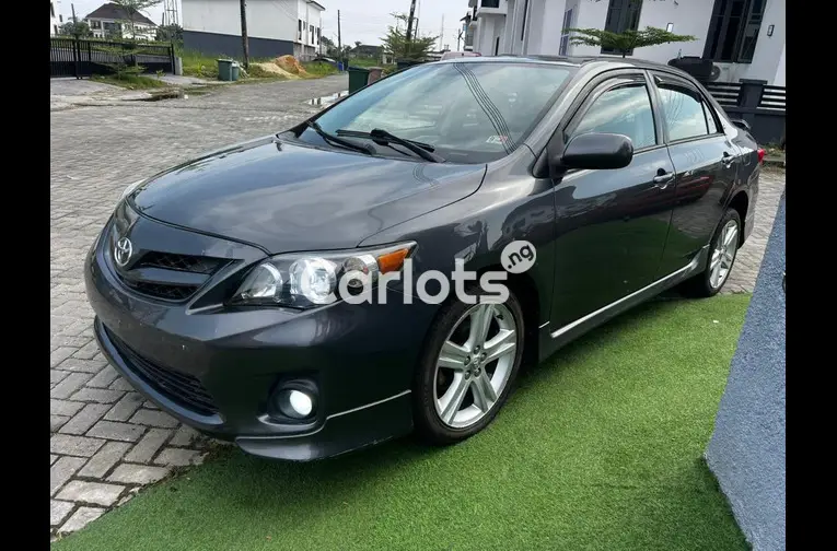 Tokunbo 2013 Toyota Corolla S