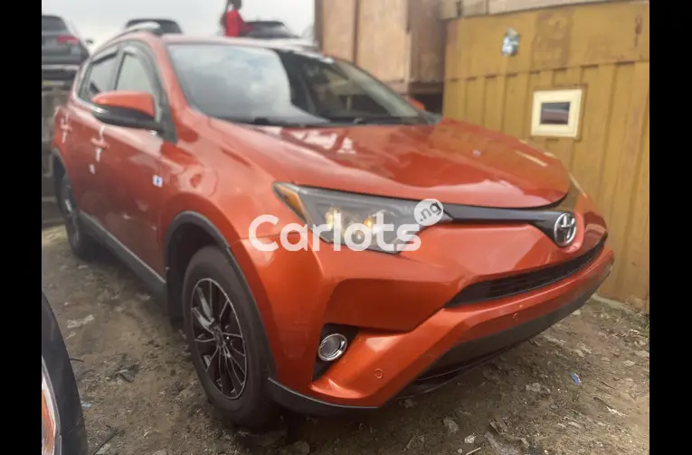 Foreign Used 2016 Toyota RAV4 - 1/5