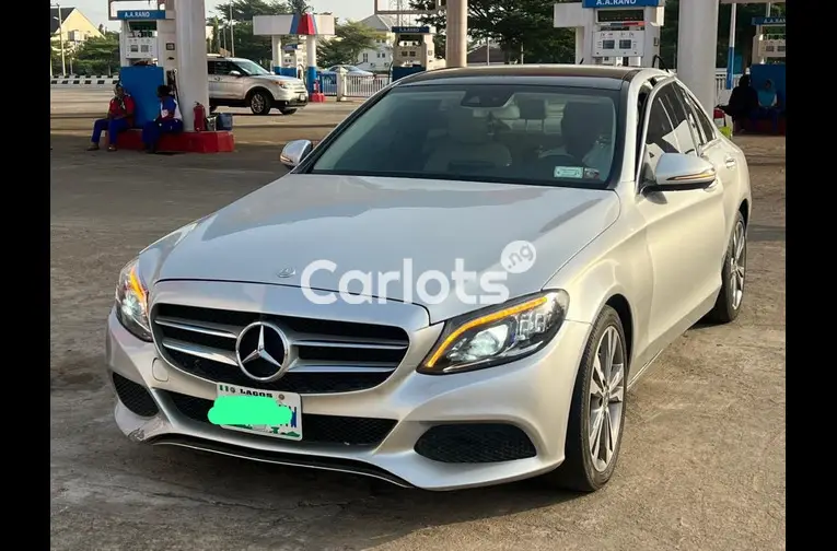 2017 KEYLESS MERCEDES BENZ C300 - 1/5