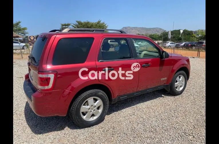 SUPER CLEAN 2009 FORD ESCAPE - 5/5