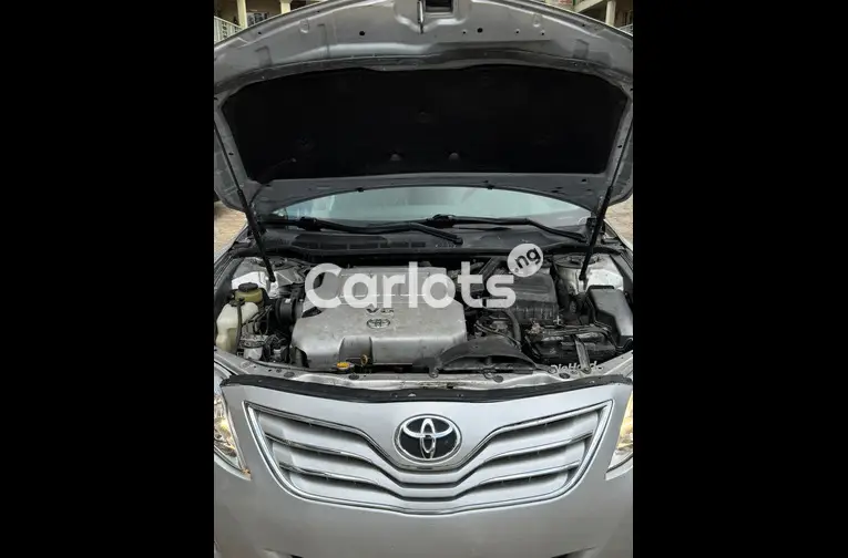 2010 Toyota Camry XLE Toks - 4/5