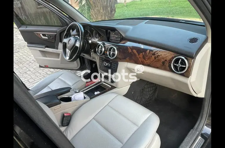 Nigeria used Mercedes Benz GLK350 2013 Model - 4/5