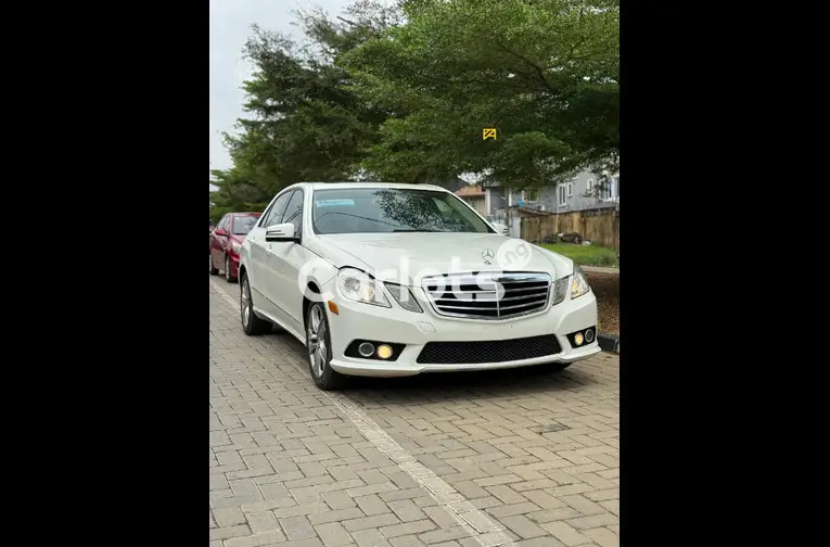 2011 Mercedes Benz E 350 Premium