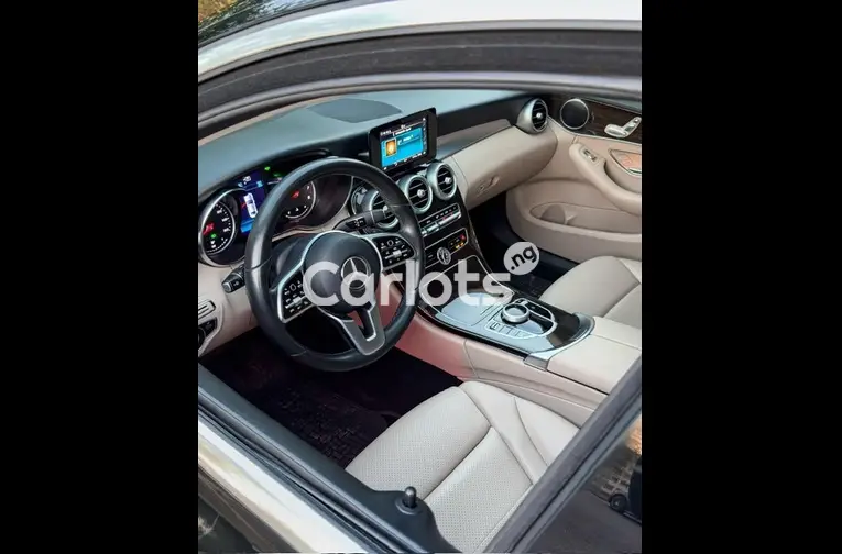 FOREIGN USED 2019 MERCEDES BENZ C300 - 3/5