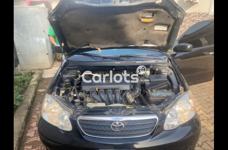 Few months used 2006 Toyota Corolla with untampered engine and gear - 2/5