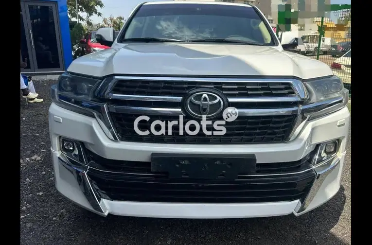 foreign used 2016 Toyota Land cruiser V6 - 1/5