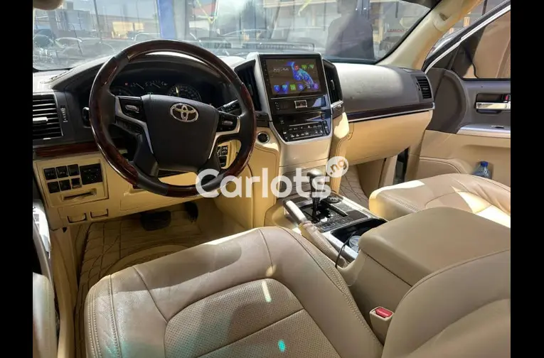 foreign used 2016 Toyota Land cruiser V6 for sale in Abuja, FCT - thumbnail 3