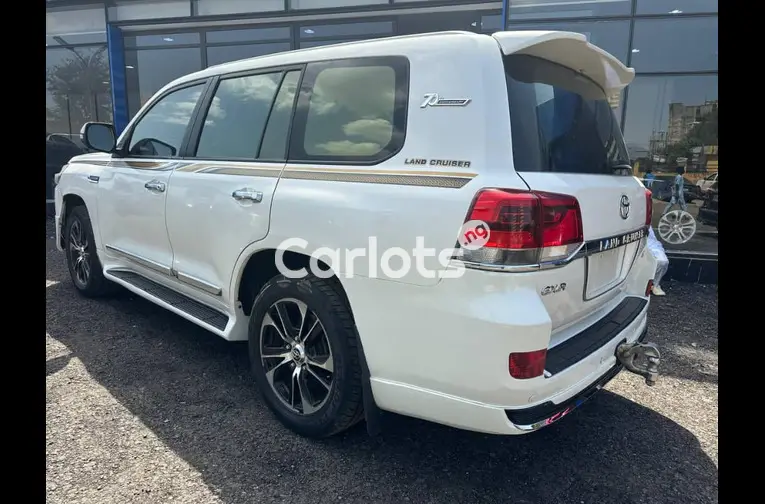 foreign used 2016 Toyota Land cruiser V6 - 5/5