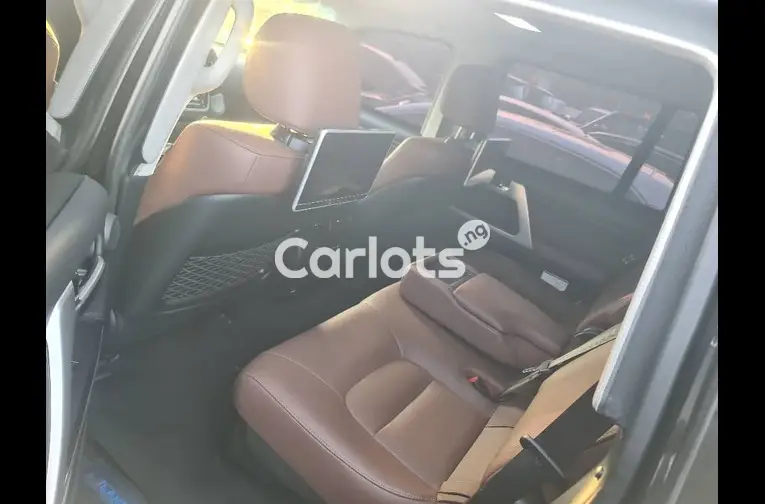 Brand New 2021 bullet proof  Toyota Land cruiser for sale in Abuja, FCT - photo 3 of 5