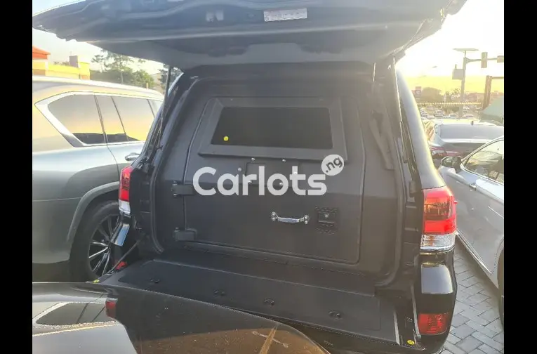Brand New 2021 bullet proof  Toyota Land cruiser for sale in Abuja, FCT - photo 5 of 5