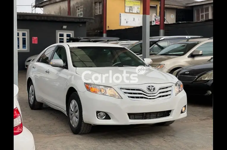 Registered Toyota Camry 2010 - 4/5