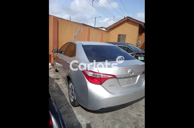 Foreign Used Toyota Corolla LE 2015/16 - 2/5